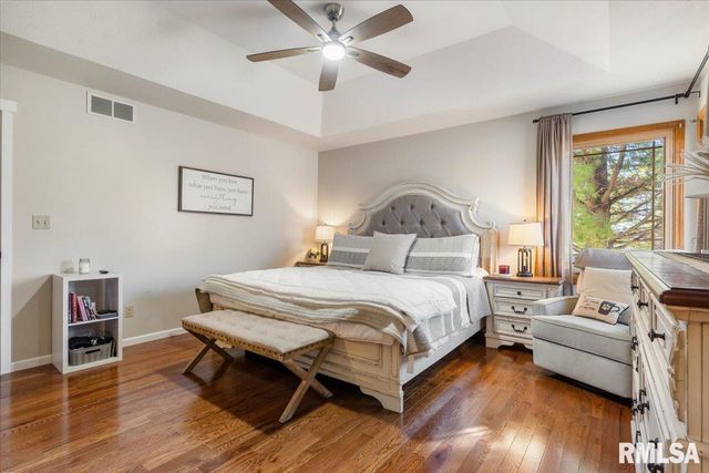 145 PARKWAY Drive, Chatham, IL 62629