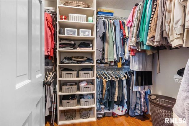 145 PARKWAY Drive, Chatham, IL 62629