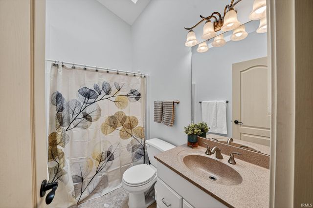 51801 Vance Vista Court, South Bend, IN 46628