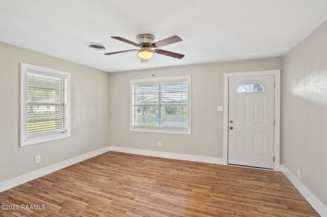 911 E Nezpique Street, Jennings, LA 70546