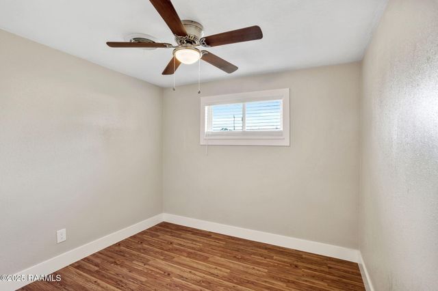 911 E Nezpique Street, Jennings, LA 70546