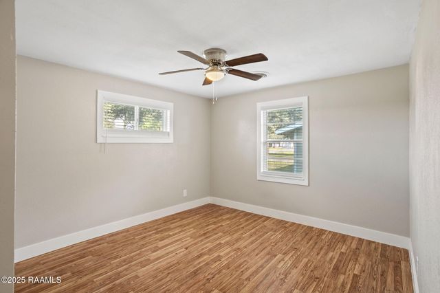 911 E Nezpique Street, Jennings, LA 70546