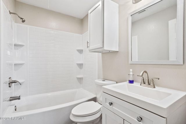 911 E Nezpique Street, Jennings, LA 70546