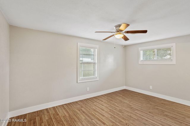 911 E Nezpique Street, Jennings, LA 70546