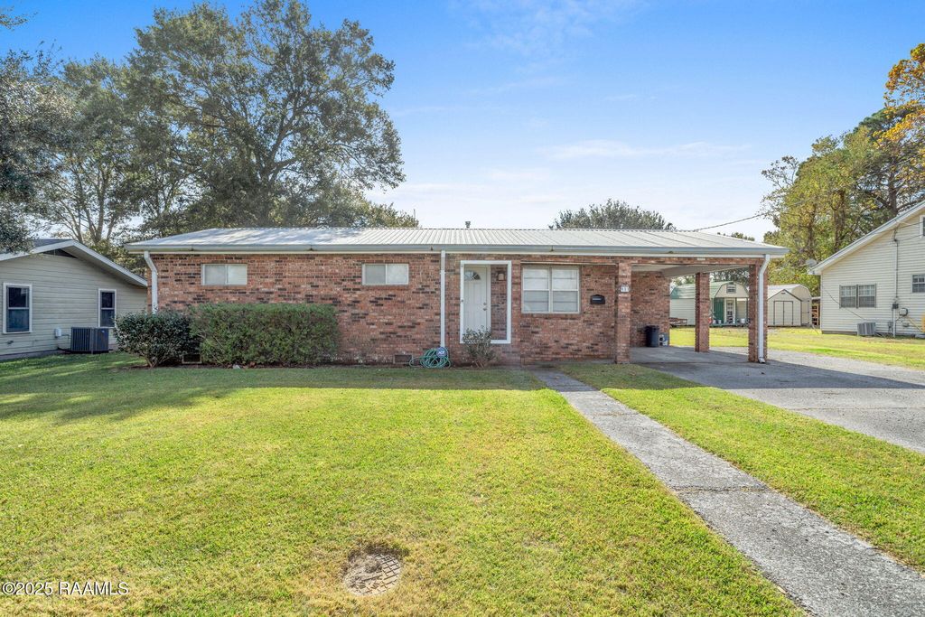 911 E Nezpique Street, Jennings, LA 70546