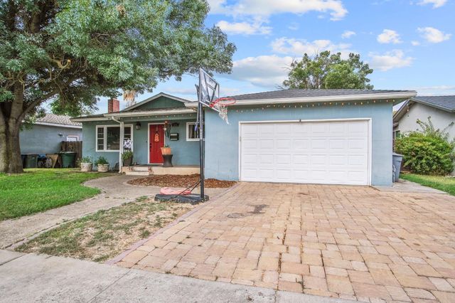 3221 Dublin Ave, Merced, CA 95340