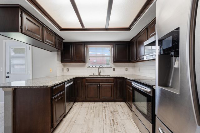 1802 S Fir Place, Broken Arrow, OK 74012