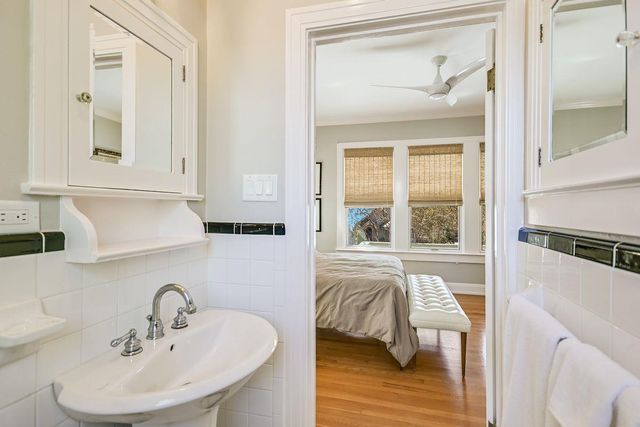 204 W 32nd ST, Austin, TX 78705