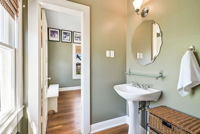 204 W 32nd ST, Austin, TX 78705