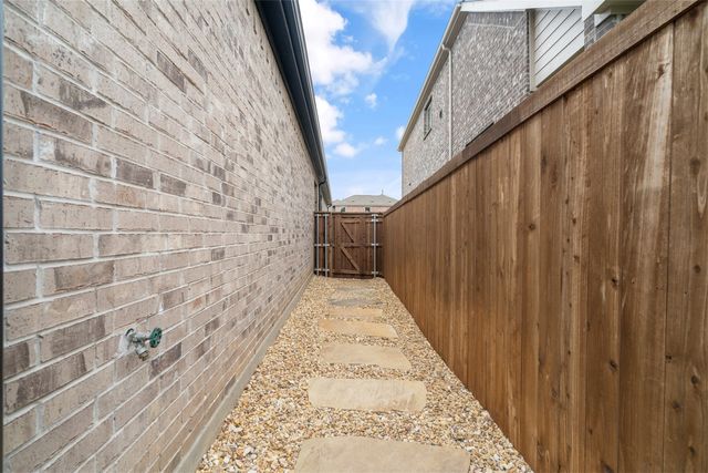 1213 Beach Boulevard, Sherman, TX 75090