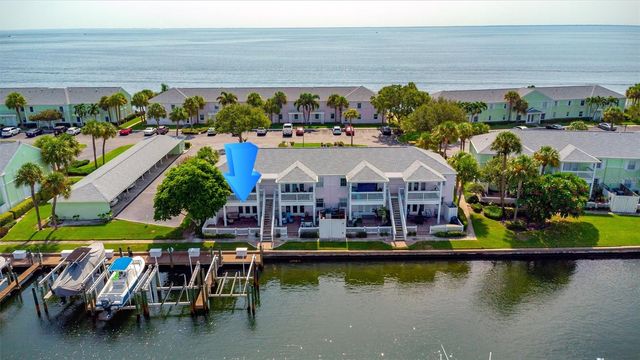 4827 COQUINA KEY DRIVE SE B, St Petersburg, FL 33705