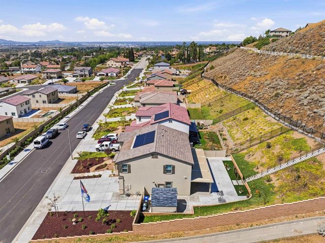 30012 Cabo Del Oeste, Highland, CA 92346
