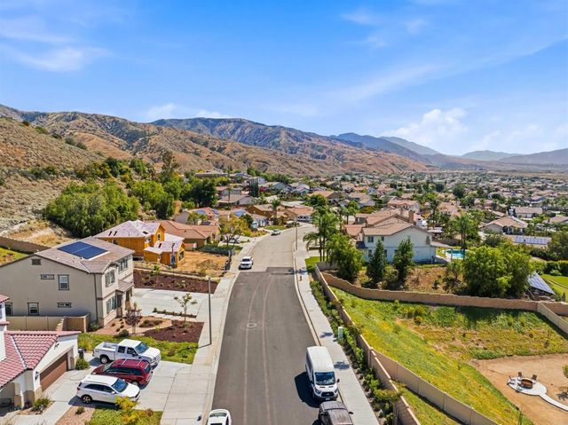 30012 Cabo Del Oeste, Highland, CA 92346