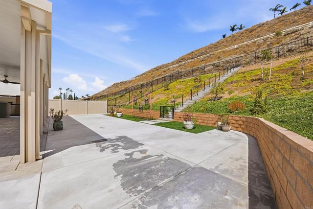 30012 Cabo Del Oeste, Highland, CA 92346
