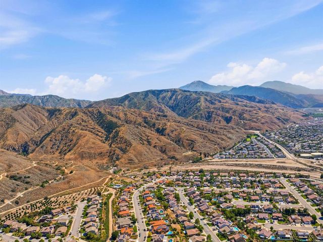 30012 Cabo Del Oeste, Highland, CA 92346