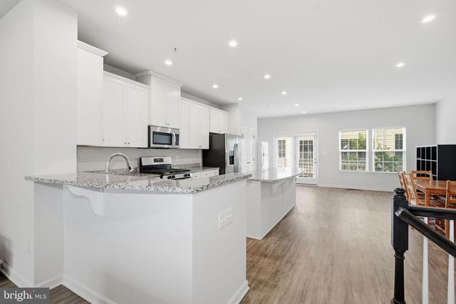 8206 GREENBELT STATION PKWY, Greenbelt, MD 20770