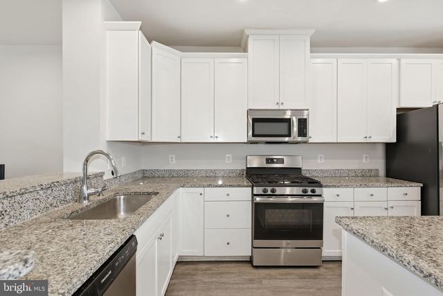 8206 GREENBELT STATION PKWY, Greenbelt, MD 20770