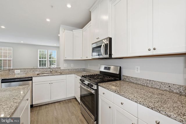 8206 GREENBELT STATION PKWY, Greenbelt, MD 20770