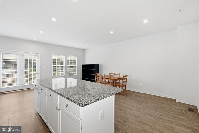 8206 GREENBELT STATION PKWY, Greenbelt, MD 20770