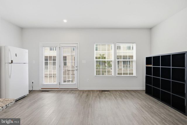 8206 GREENBELT STATION PKWY, Greenbelt, MD 20770