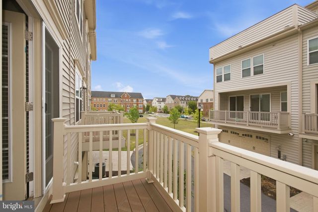 8206 GREENBELT STATION PKWY, Greenbelt, MD 20770