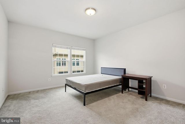 8206 GREENBELT STATION PKWY, Greenbelt, MD 20770