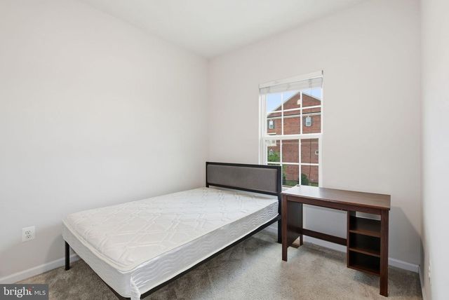 8206 GREENBELT STATION PKWY, Greenbelt, MD 20770