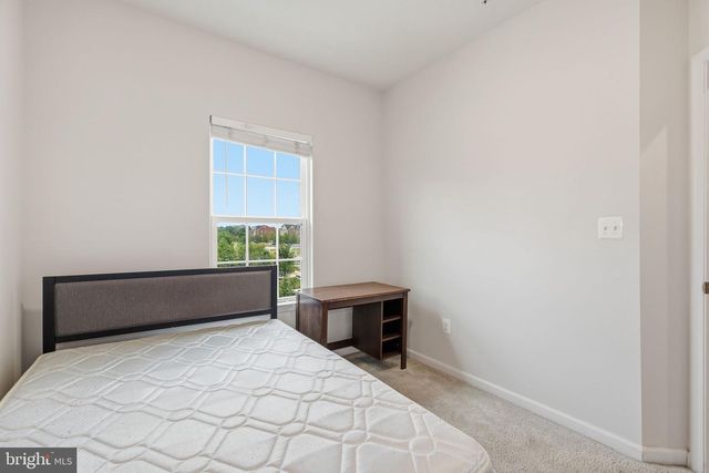 8206 GREENBELT STATION PKWY, Greenbelt, MD 20770