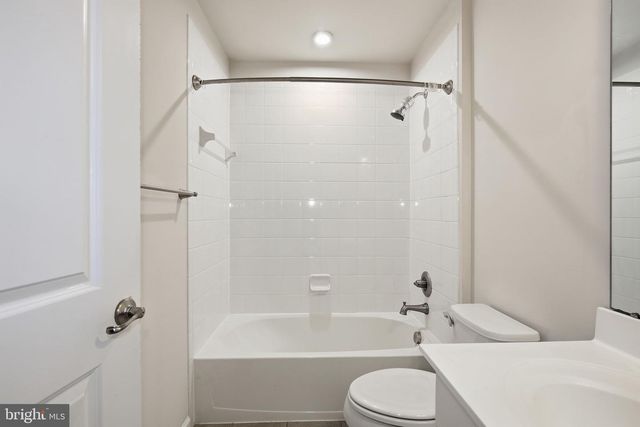 8206 GREENBELT STATION PKWY, Greenbelt, MD 20770