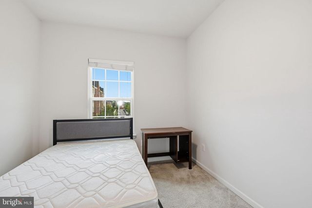 8206 GREENBELT STATION PKWY, Greenbelt, MD 20770