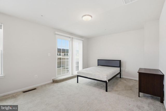 8206 GREENBELT STATION PKWY, Greenbelt, MD 20770