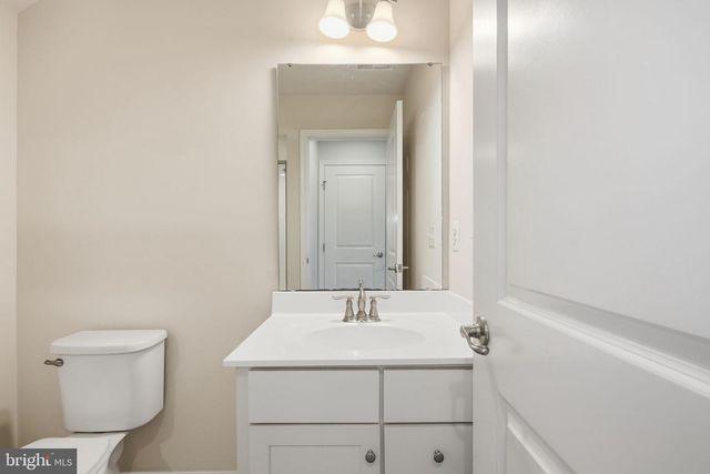8206 GREENBELT STATION PKWY, Greenbelt, MD 20770