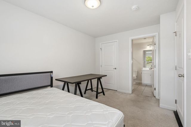 8206 GREENBELT STATION PKWY, Greenbelt, MD 20770