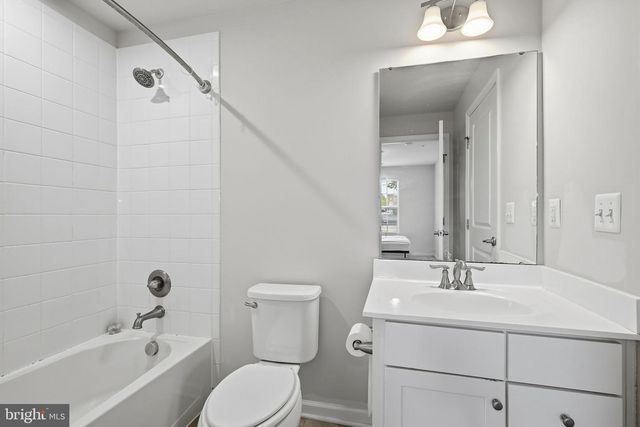 8206 GREENBELT STATION PKWY, Greenbelt, MD 20770