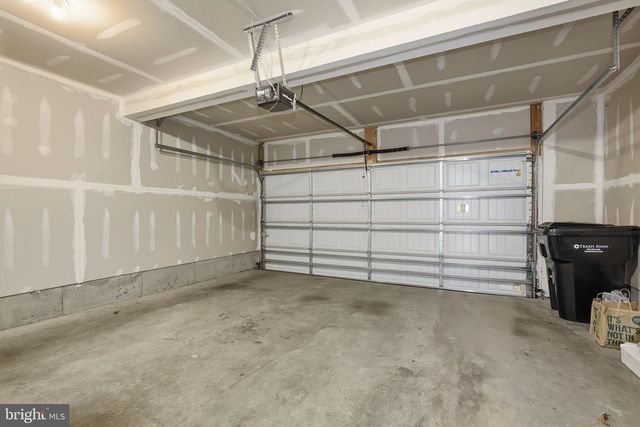 8206 GREENBELT STATION PKWY, Greenbelt, MD 20770