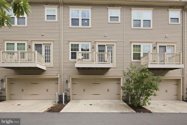 8206 GREENBELT STATION PKWY, Greenbelt, MD 20770