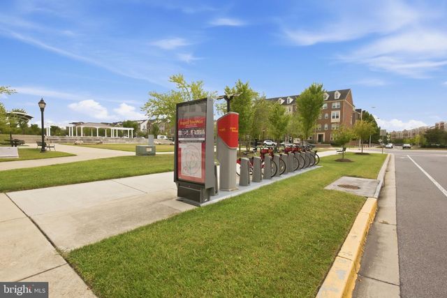 8206 GREENBELT STATION PKWY, Greenbelt, MD 20770