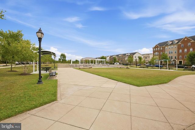 8206 GREENBELT STATION PKWY, Greenbelt, MD 20770
