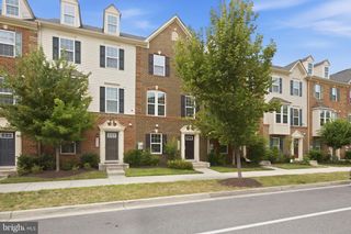 8206 GREENBELT STATION PKWY, Greenbelt, MD 20770