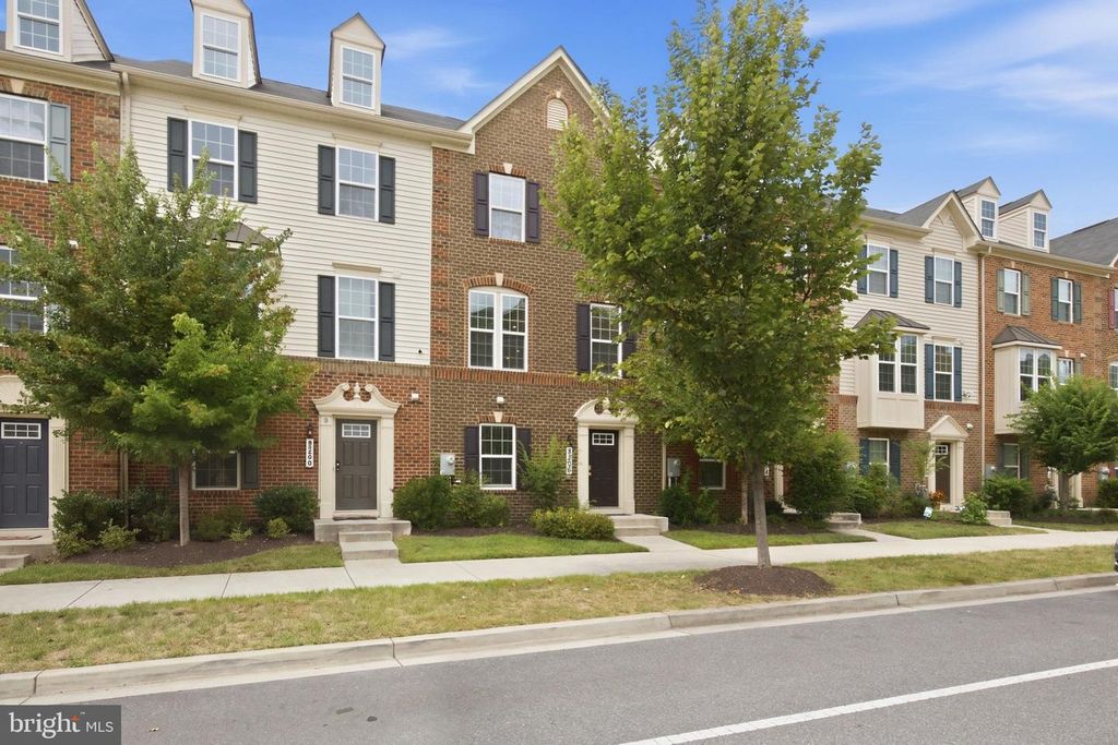 8206 GREENBELT STATION PKWY, Greenbelt, MD 20770