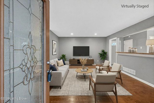 3202 Tara Gale Dr, Louisville, KY 40216