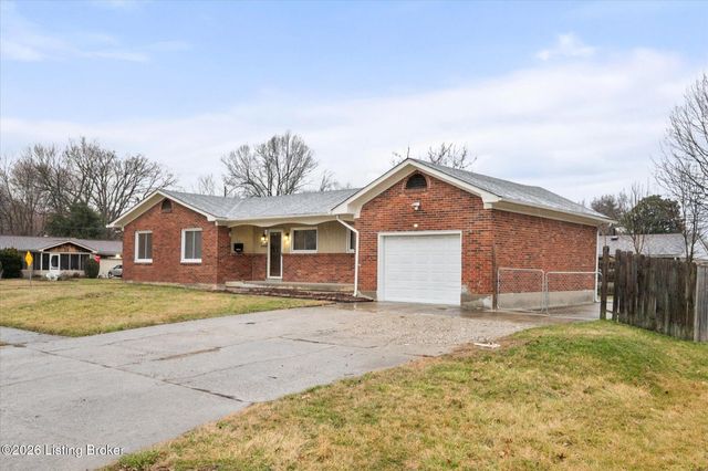 3202 Tara Gale Dr, Louisville, KY 40216