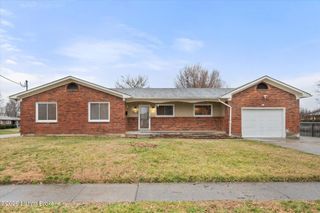 3202 Tara Gale Dr, Louisville, KY 40216