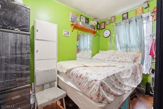 32 Martin Luther King Jr B, Newark City, NJ 07104