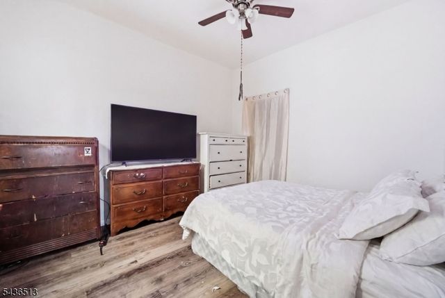 32 Martin Luther King Jr B, Newark City, NJ 07104