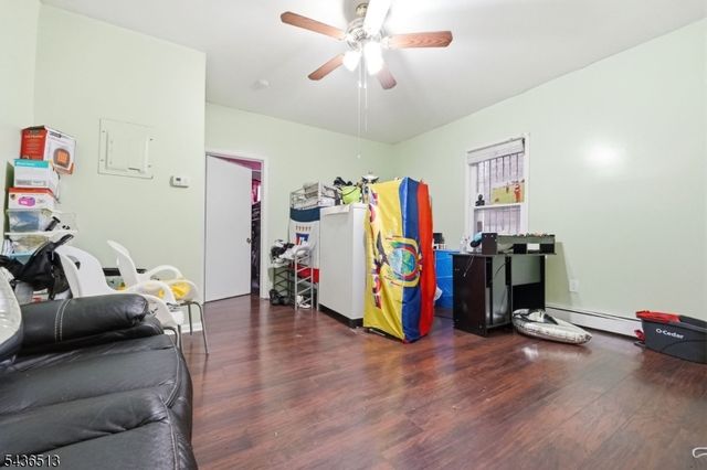 32 Martin Luther King Jr B, Newark City, NJ 07104