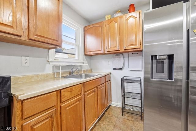 32 Martin Luther King Jr B, Newark City, NJ 07104