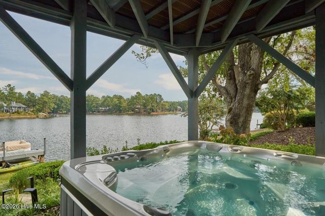 4 Westlake Pointe Drive, Pinehurst, NC 28374