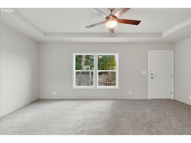 20815 WALNUT St, Aurora, OR 97002