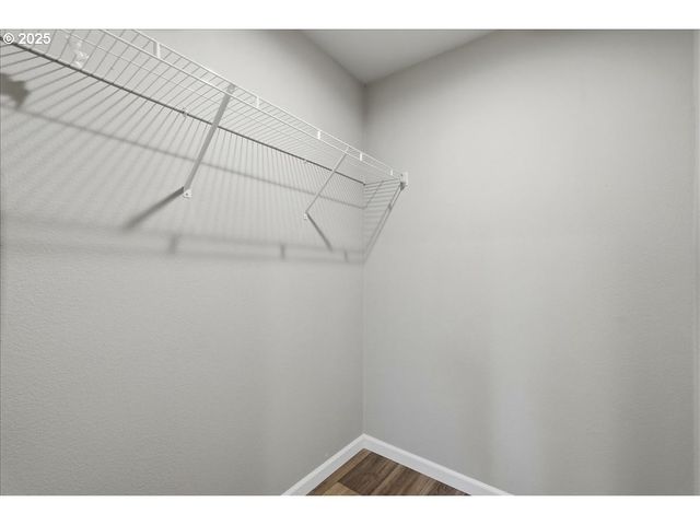 20815 WALNUT St, Aurora, OR 97002